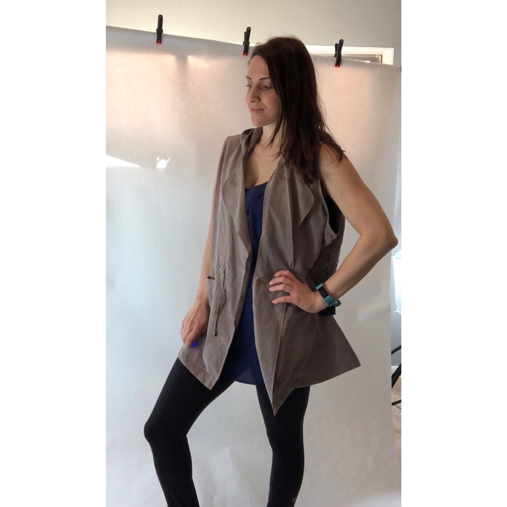 One left! Size XL vest with pockets - NWT